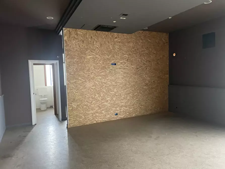 Immagine 14 di Attività commerciale in vendita  in Via Cavin dei Cavai a Asolo