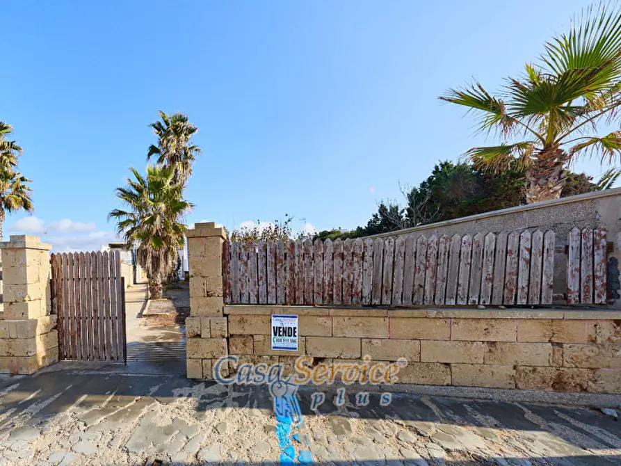 Immagine 3 di Negozio in vendita  in Lungomare Japigia a Ugento