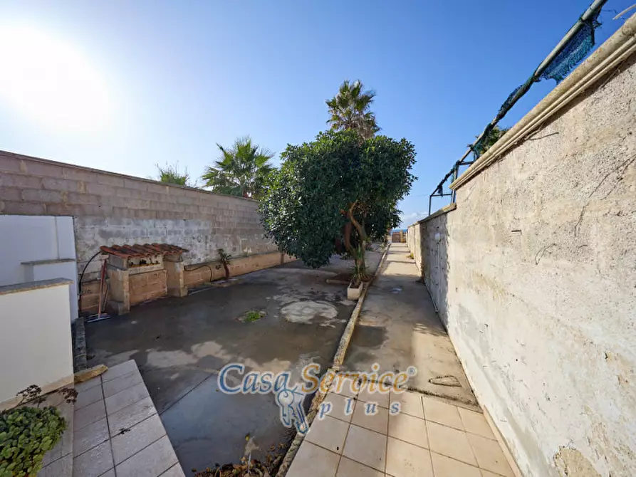 Immagine 4 di Negozio in vendita  in Lungomare Japigia a Ugento