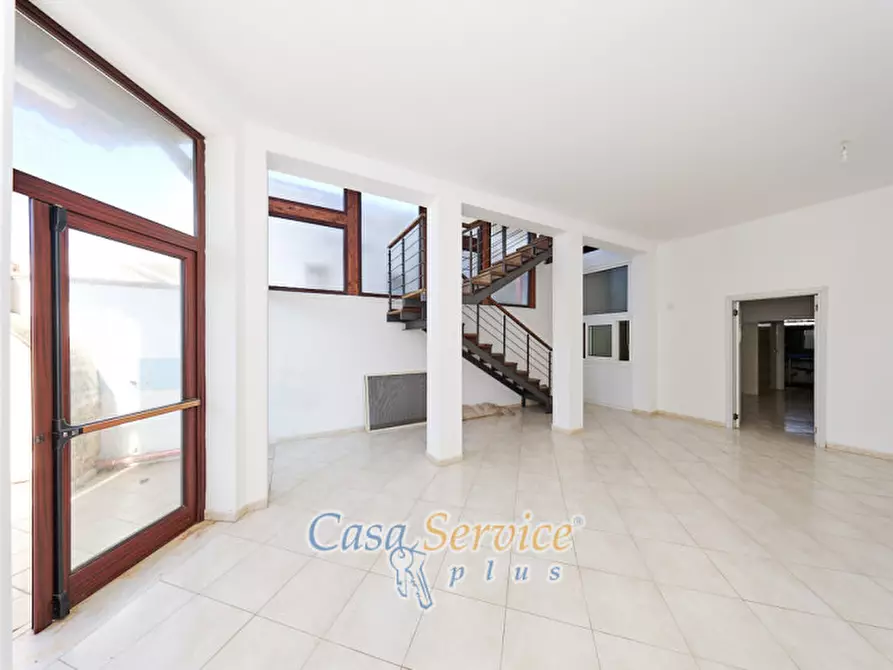 Immagine 9 di Negozio in vendita  in Lungomare Japigia a Ugento