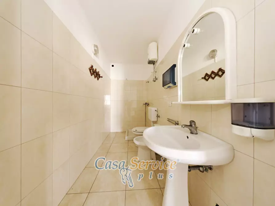 Immagine 22 di Negozio in vendita  in Lungomare Japigia a Ugento