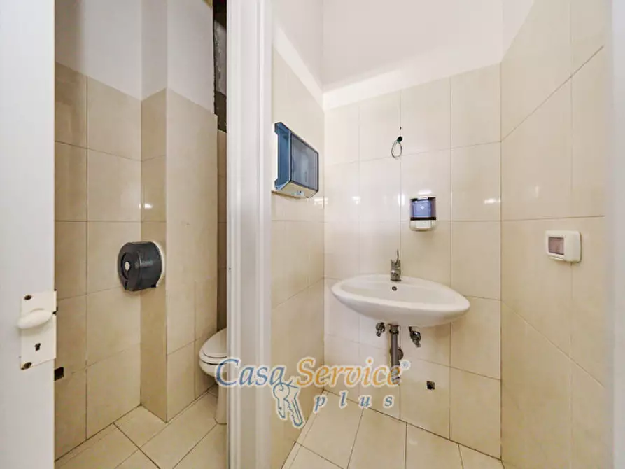 Immagine 33 di Negozio in vendita  in Lungomare Japigia a Ugento