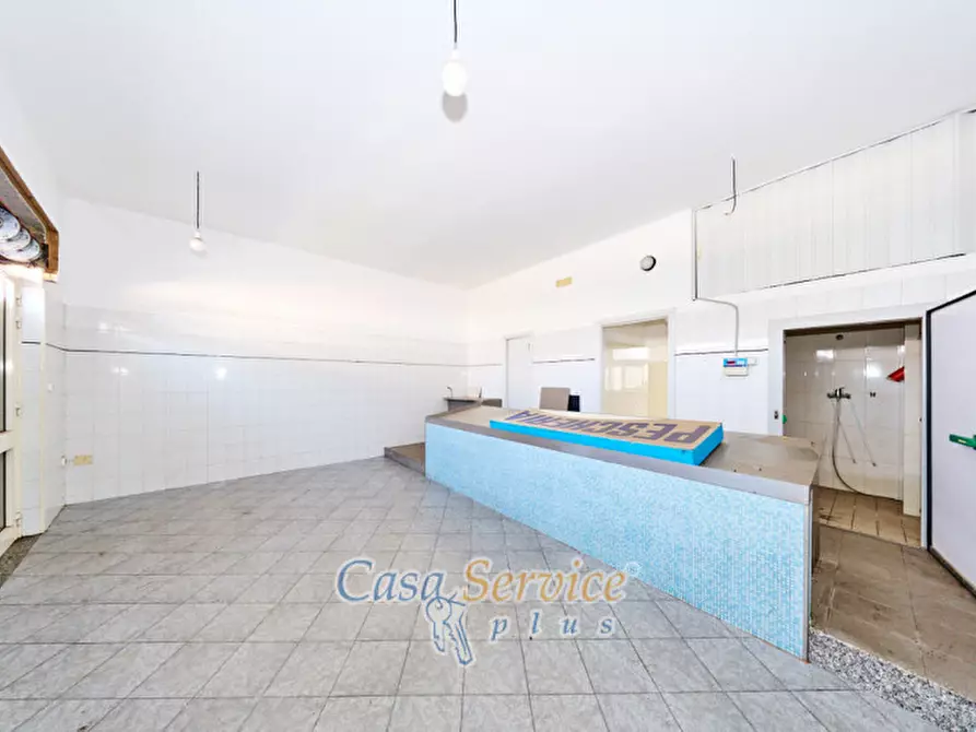 Immagine 35 di Negozio in vendita  in Lungomare Japigia a Ugento