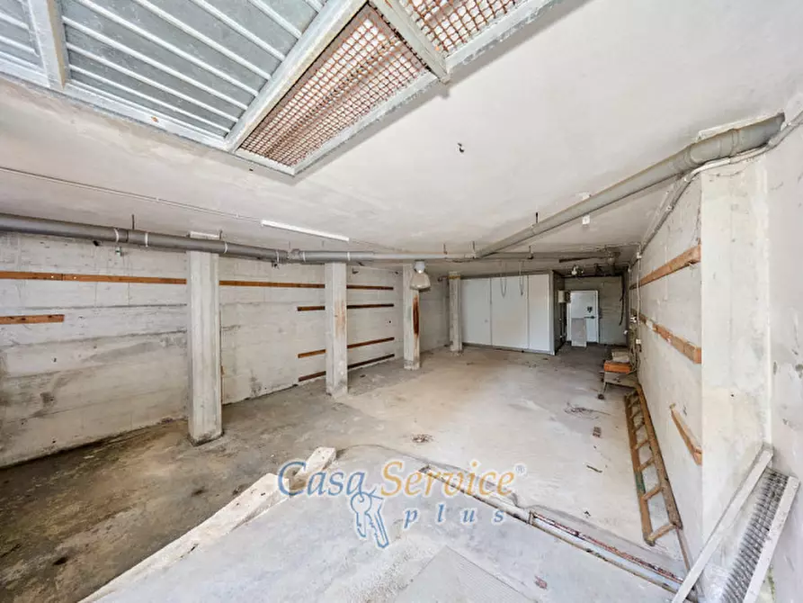 Immagine 38 di Negozio in vendita  in Lungomare Japigia a Ugento