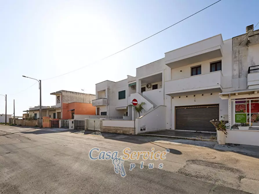 Immagine 41 di Negozio in vendita  in Lungomare Japigia a Ugento