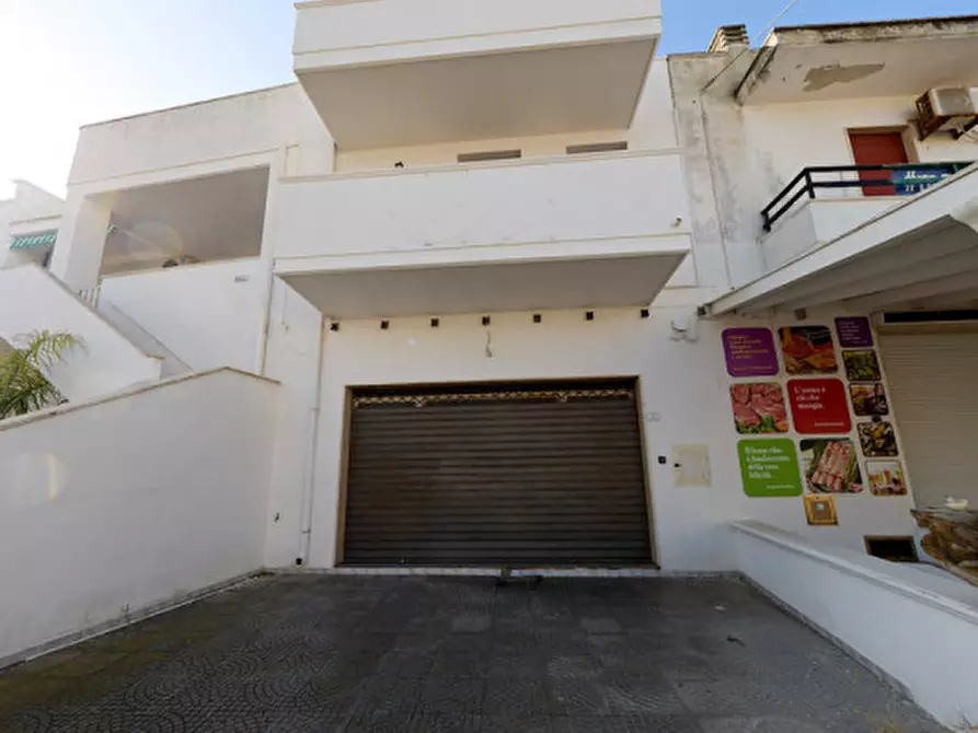 Immagine 43 di Negozio in vendita  in Lungomare Japigia a Ugento