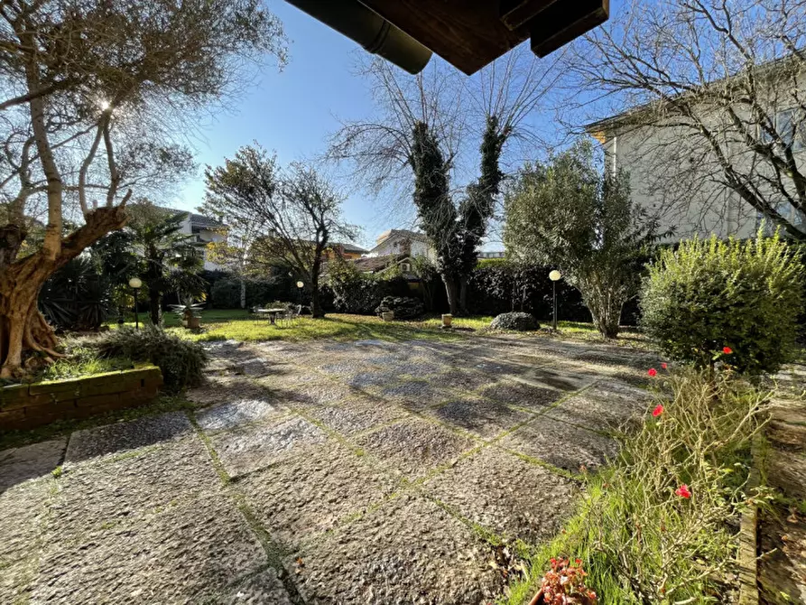 Immagine 47 di Villa in vendita  a Suzzara