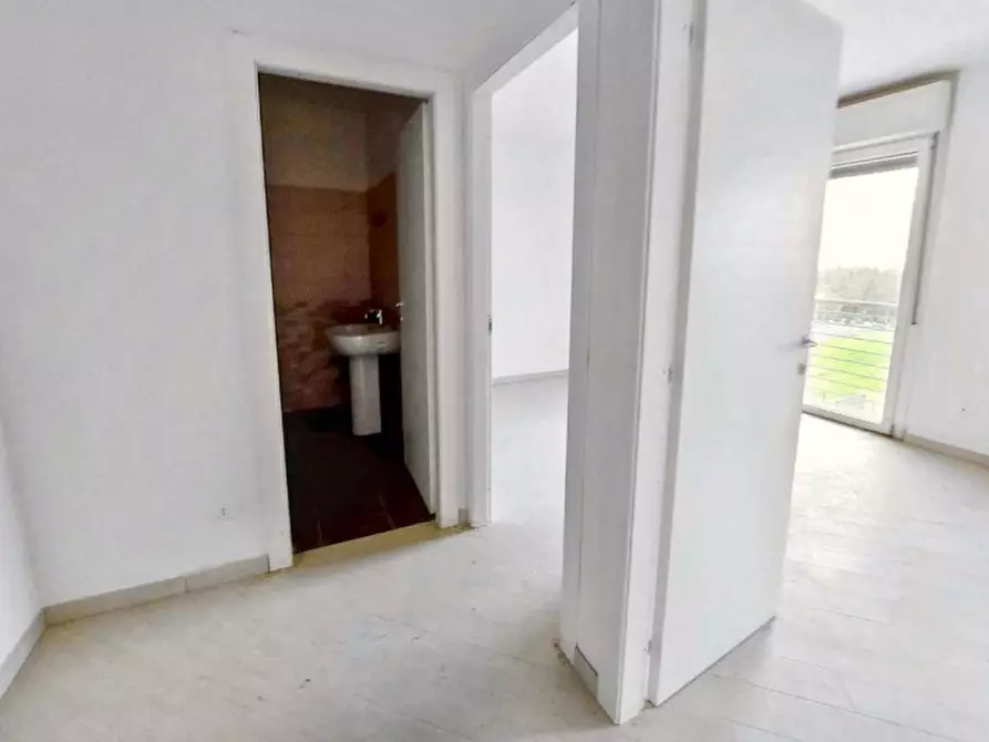 Immagine 10 di Appartamento in vendita  in Via Vittorio De Sica, N. 5-7 a Fiumicino