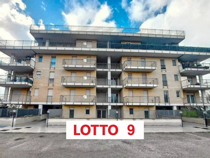 Immagine 1 di Appartamento in vendita  in Via Vittorio De Sica, N. 5-7 a Fiumicino