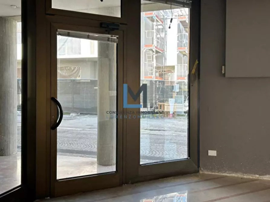 Immagine 5 di Negozio in affitto  a Montebelluna