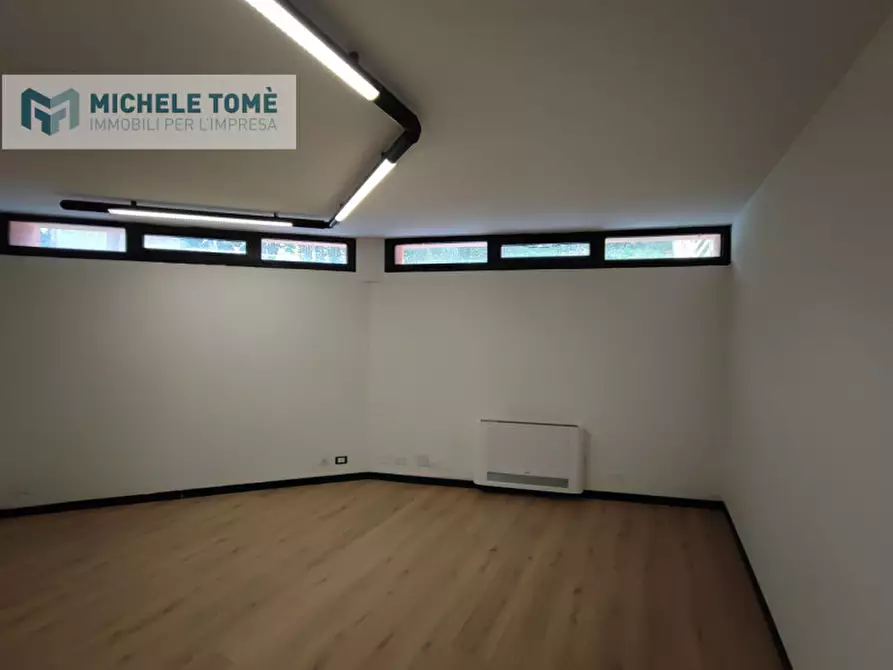 Immagine 20 di Ufficio in vendita  in via sottomori a Dolcè