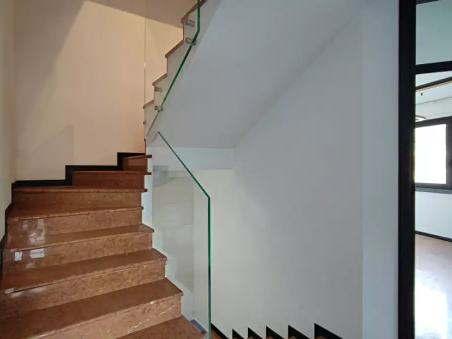 Immagine 26 di Ufficio in vendita  in via sottomori a Dolcè