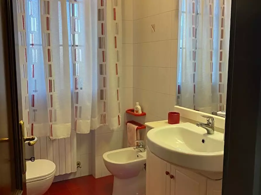 Immagine 14 di Casa indipendente in vendita  in via leopardi a Correzzola