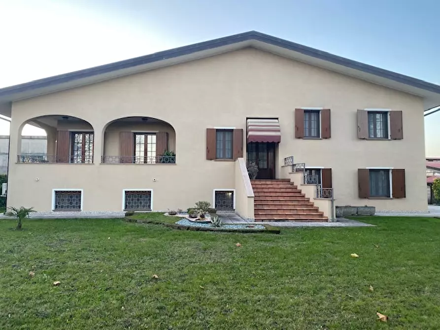 Immagine 19 di Casa indipendente in vendita  in via leopardi a Correzzola