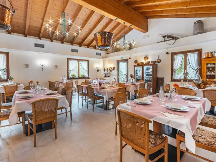 Immagine 3 di Hotel in vendita  in via unità d'italia a Ledro