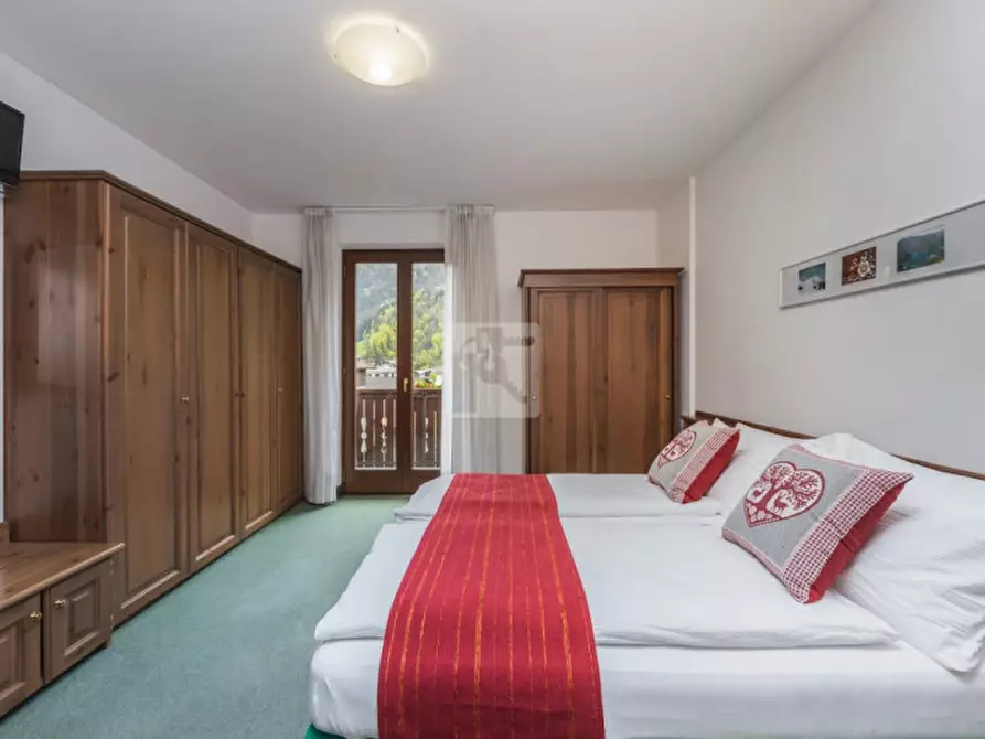 Immagine 10 di Hotel in vendita  in via unità d'italia a Ledro