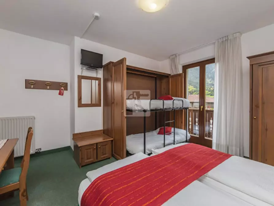 Immagine 11 di Hotel in vendita  in via unità d'italia a Ledro