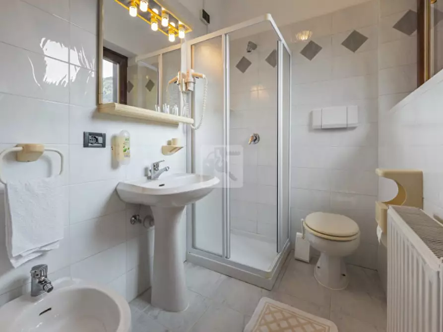 Immagine 12 di Hotel in vendita  in via unità d'italia a Ledro