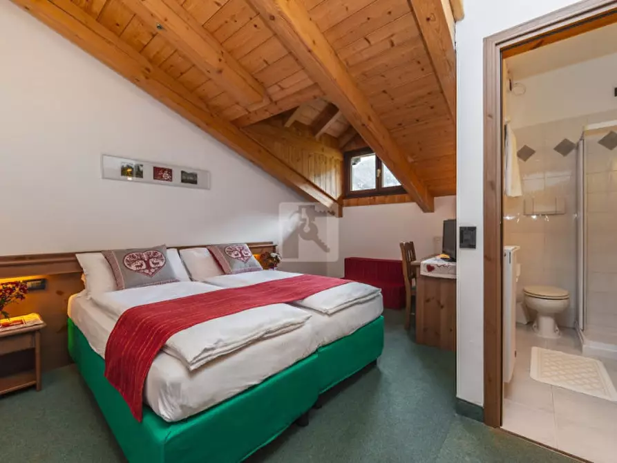 Immagine 13 di Hotel in vendita  in via unità d'italia a Ledro