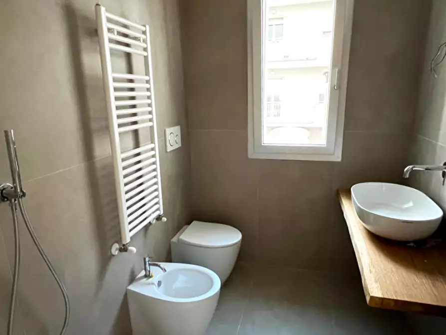 Immagine 8 di Appartamento in vendita  in viale Trento Trieste a Riccione