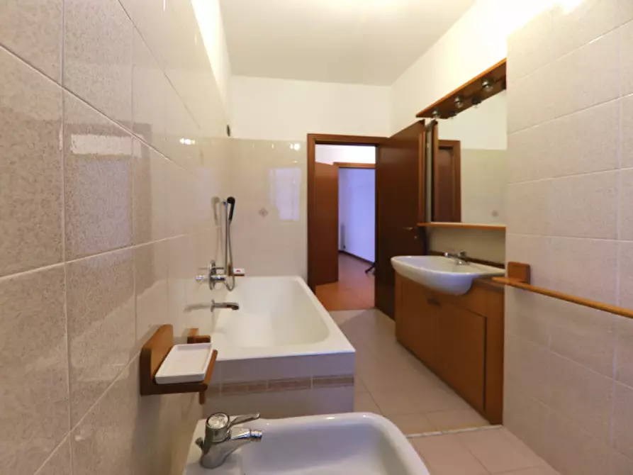 Immagine 24 di Appartamento in vendita  in Via Ozanam a Seveso