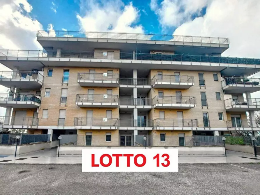 Immagine 1 di Appartamento in vendita  in Via Vittorio De Sica, N. 5-7 a Fiumicino