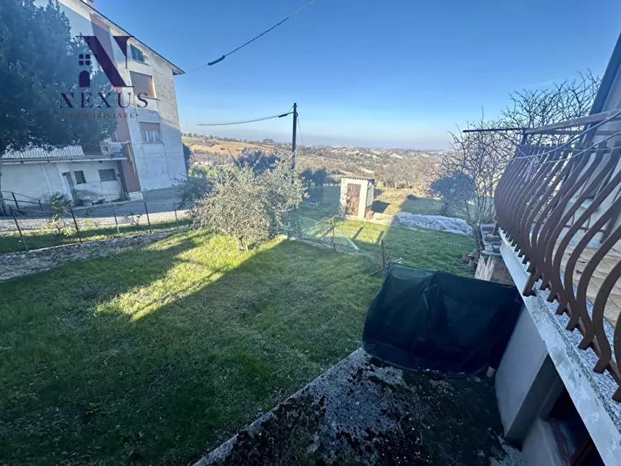 Immagine 17 di Appartamento in vendita  a Fratte Rosa