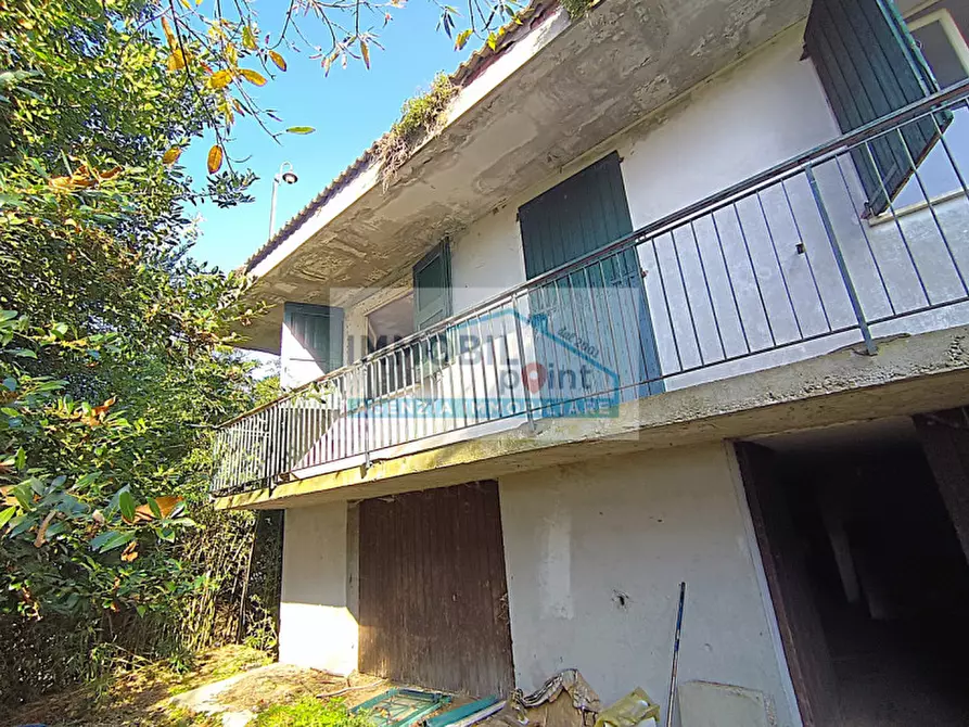 Immagine 17 di Rustico / casale in vendita  a Torreglia