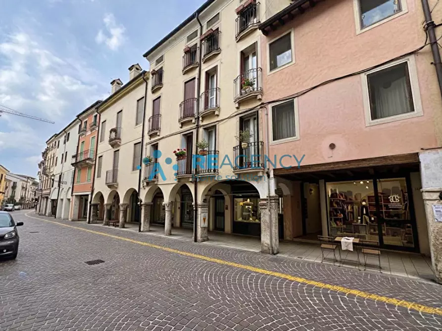 Immagine 2 di Attico in vendita  a Vicenza