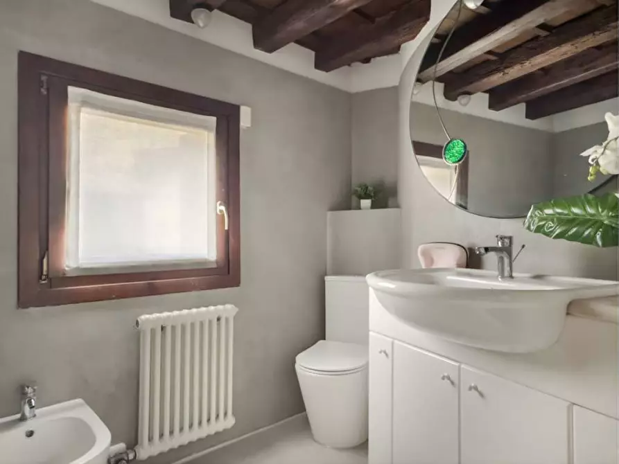 Immagine 31 di Attico in vendita  a Vicenza