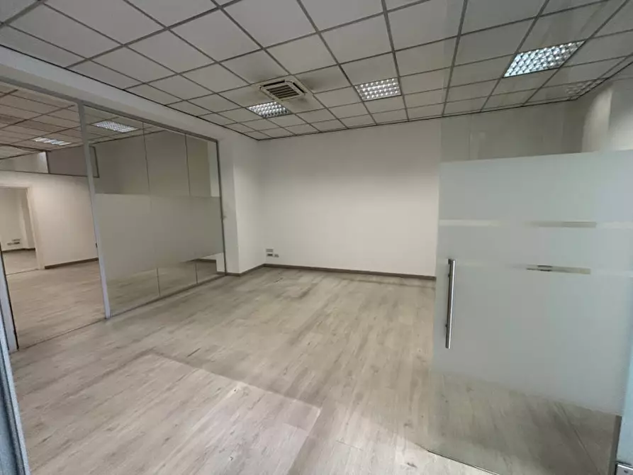 Immagine 6 di Negozio in affitto  in VIA TOSELLI a Firenze