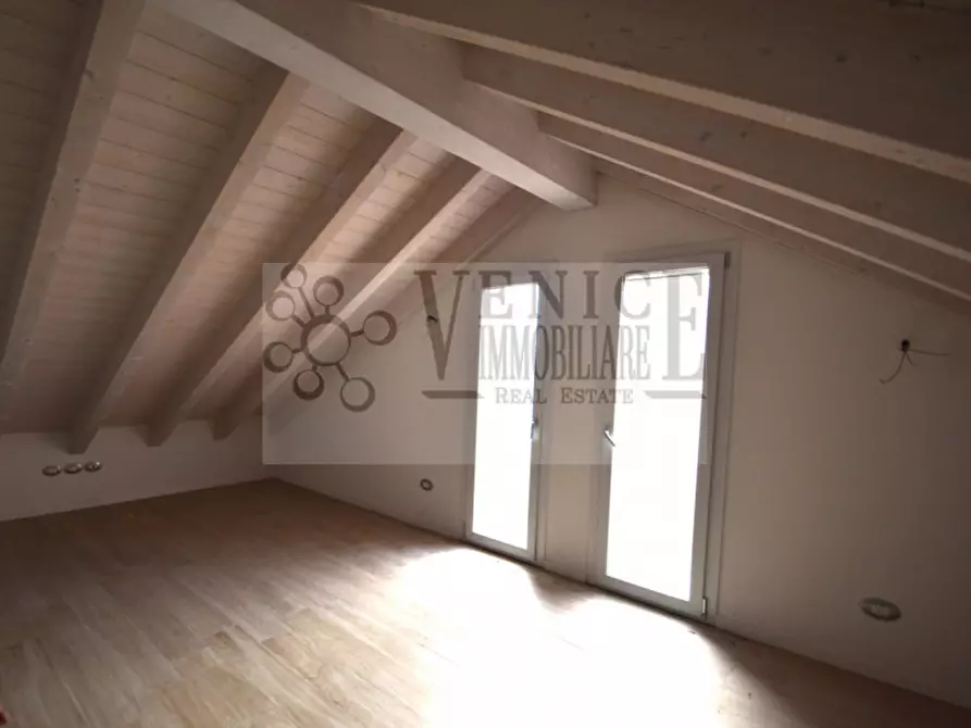 Immagine 5 di Appartamento in vendita  a Venezia