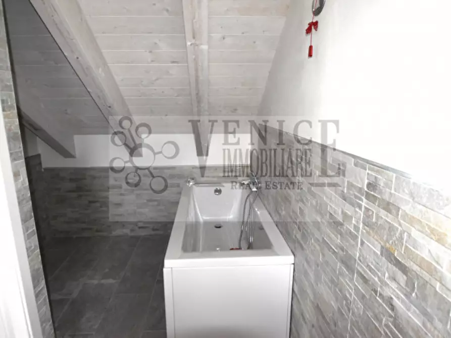 Immagine 6 di Appartamento in vendita  a Venezia