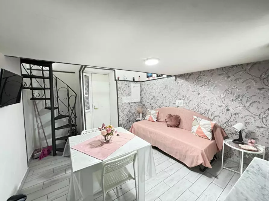 Immagine 26 di Appartamento in affitto  in strada della grazia a Napoli