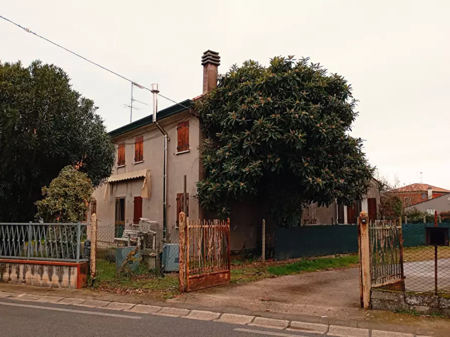 Immagine 1 di Casa indipendente in vendita  in Via Borgo Sud a San Martino Di Venezze