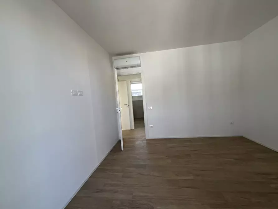 Immagine 17 di Appartamento in vendita  in Piazza Aurora a Jesolo