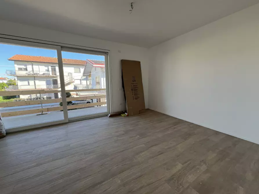 Immagine 28 di Appartamento in vendita  in Piazza Aurora a Jesolo