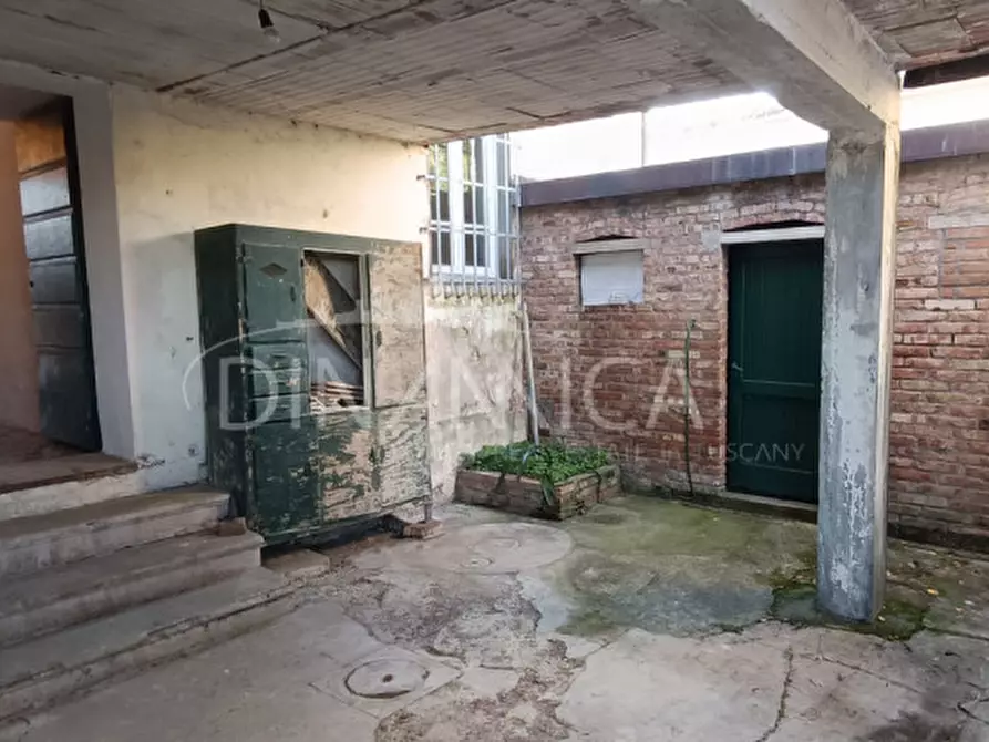 Immagine 37 di Villa in vendita  a Vinci