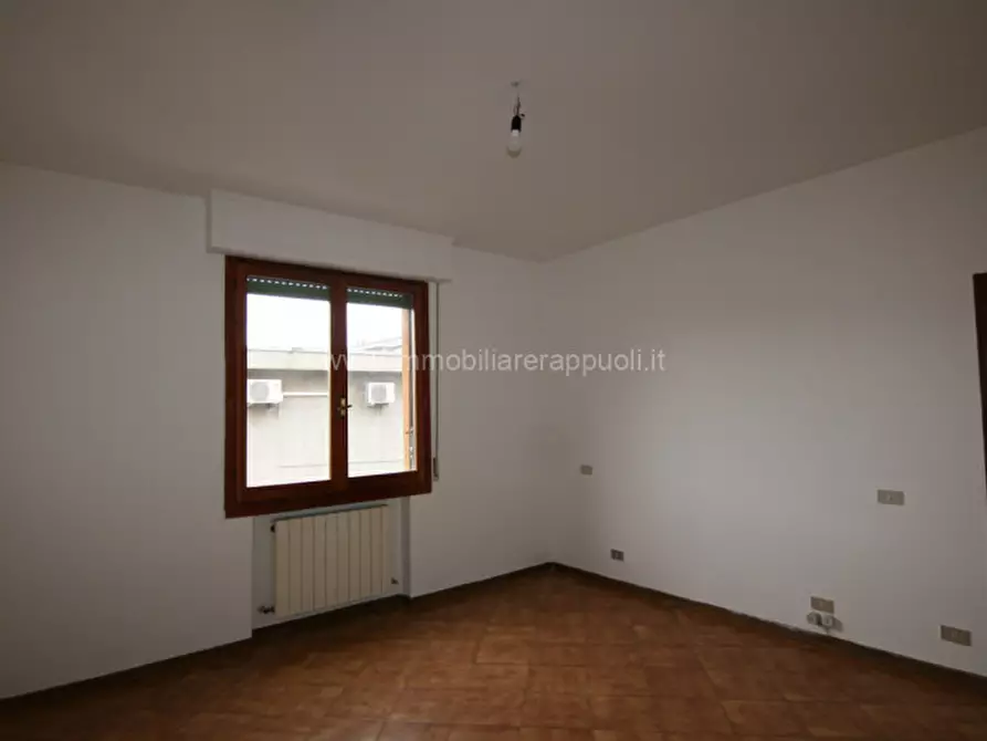 Immagine 12 di Appartamento in vendita  a Sinalunga