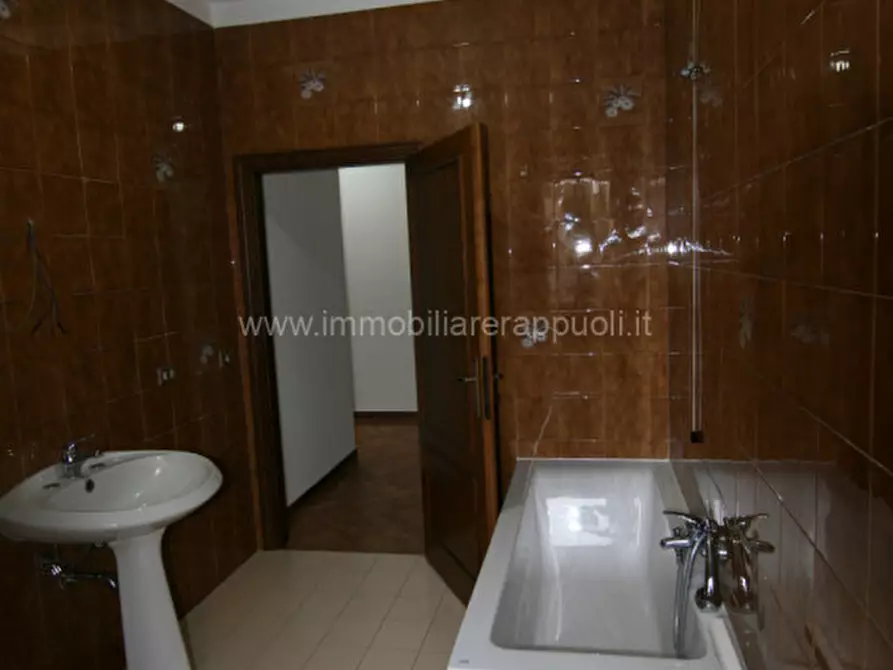 Immagine 14 di Appartamento in vendita  a Sinalunga