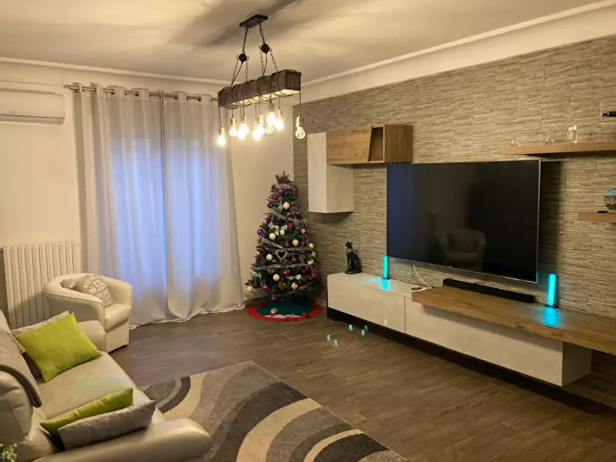 Immagine 1 di Appartamento in vendita  in Via Luigi Settembrini a Ceglie Messapico