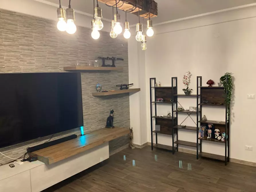 Immagine 2 di Appartamento in vendita  in Via Luigi Settembrini a Ceglie Messapico