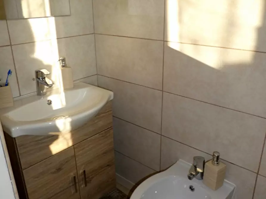 Immagine 13 di Appartamento in vendita  in via lago di lugano a Vicenza