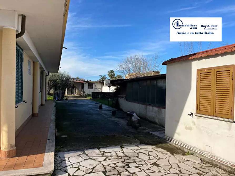 Immagine 37 di Villa in vendita  in via Lago di Fogliano a Nettuno
