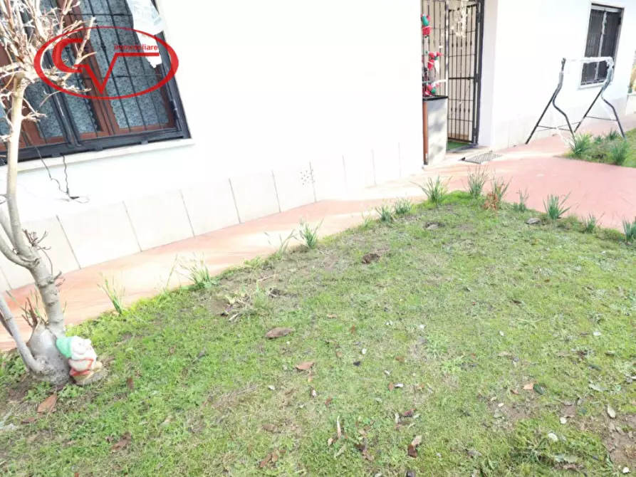 Immagine 28 di Casa bifamiliare in vendita  in via Marconi a Montevarchi