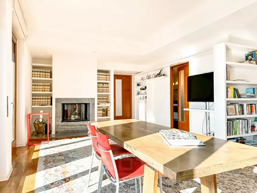 Immagine 5 di Villa in vendita  in via battaglione alpini di intra 22 a Bee