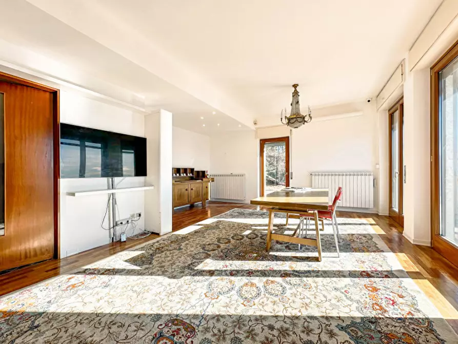 Immagine 7 di Villa in vendita  in via battaglione alpini di intra 22 a Bee