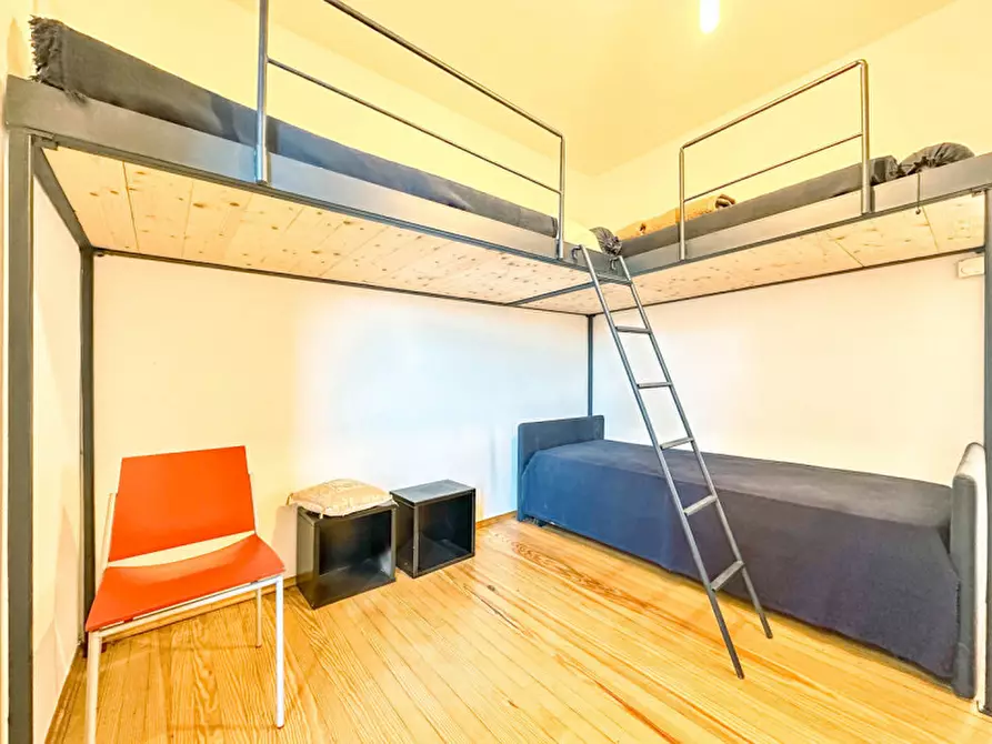 Immagine 12 di Villa in vendita  in via battaglione alpini di intra 22 a Bee