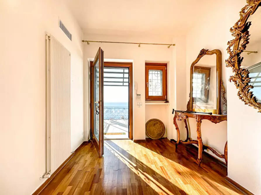 Immagine 17 di Villa in vendita  in via battaglione alpini di intra 22 a Bee