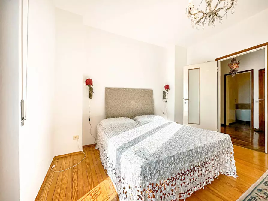 Immagine 19 di Villa in vendita  in via battaglione alpini di intra 22 a Bee